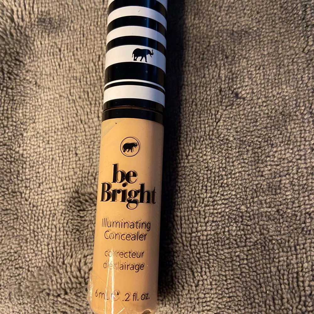 BN BE BRIGHT ILLUMINATING CONCEALER